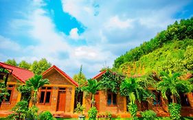 Hillside View Bungalow Homestay